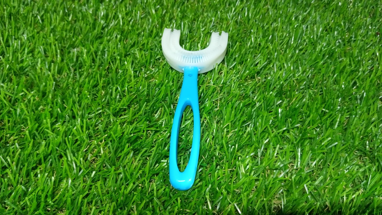 U-Shaped Toothbrush for Kids Manual Whitening Silicone Brush 2–6 Years - Image 8